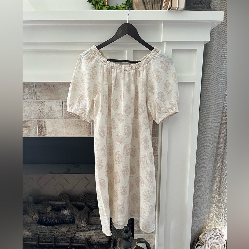 Short sleeve dress